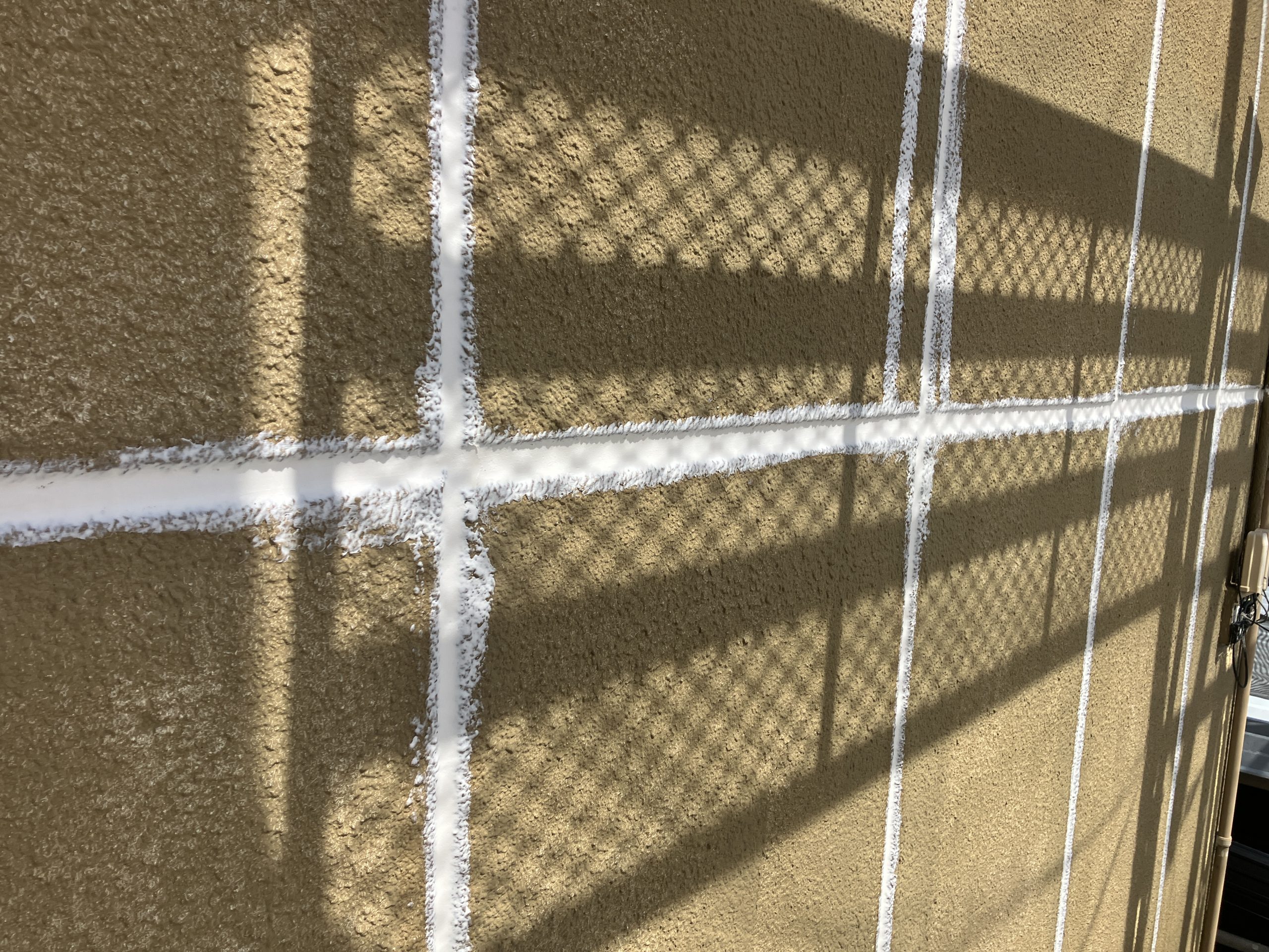 外壁塗装工事　目地の補修　シーリング