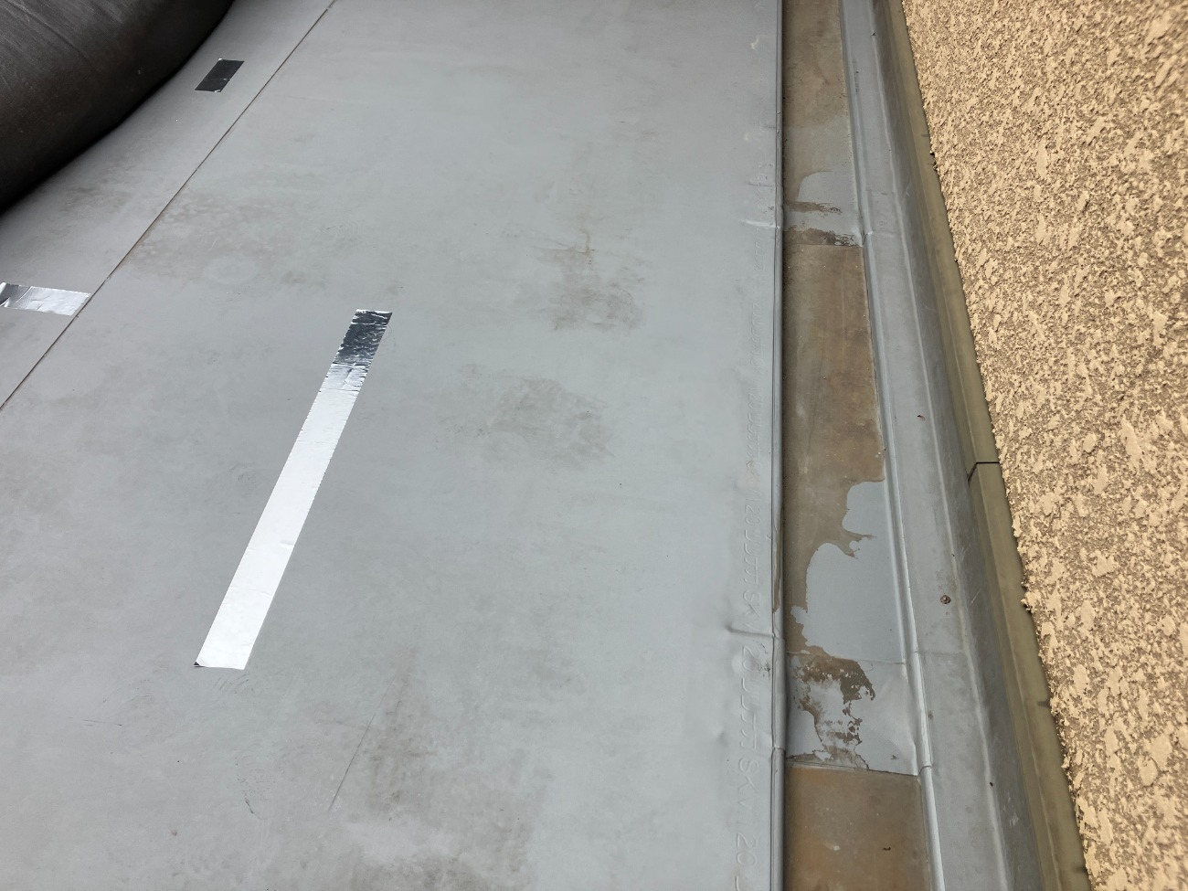 既設防水　雨漏り　劣化の状態