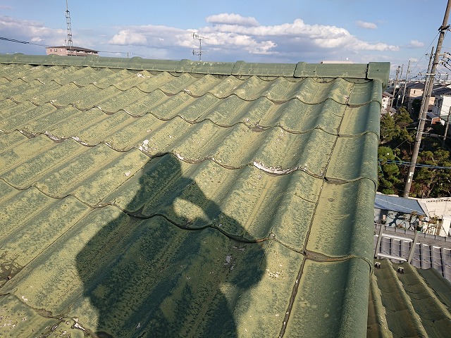 屋根の端部を確認