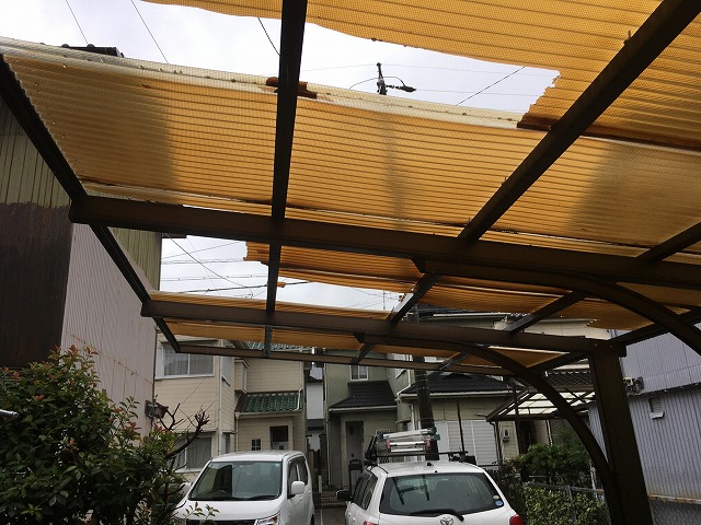 カーポート波板の状態確認