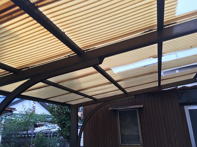 波板交換工事も承ってます