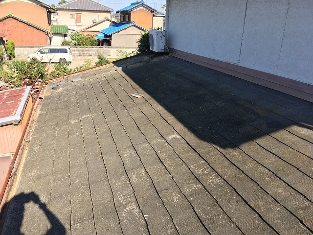 下屋根の状態確認