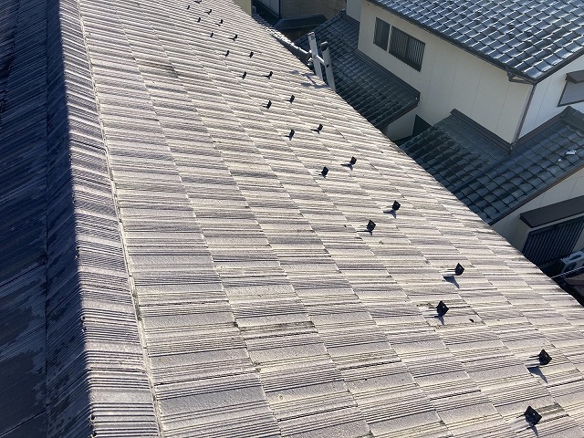 セメント瓦の屋根