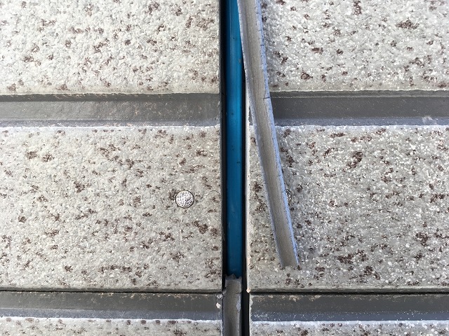 シーリングが剥離した外壁