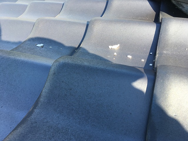 漆喰の剥離が生じた屋根