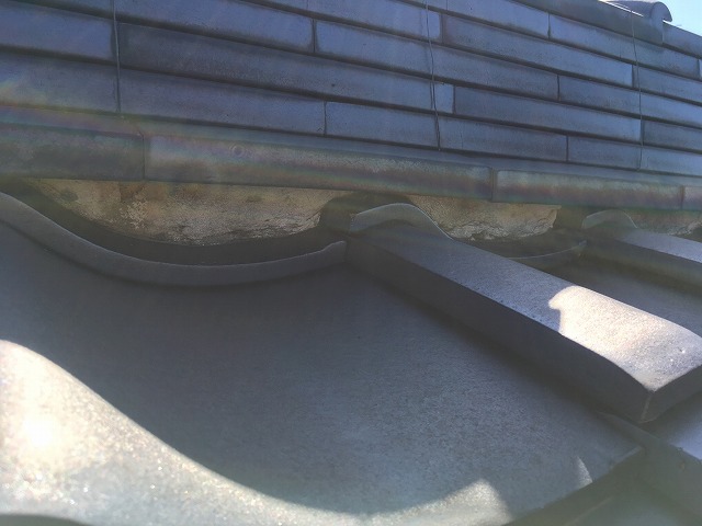 剥離が生じた漆喰部分