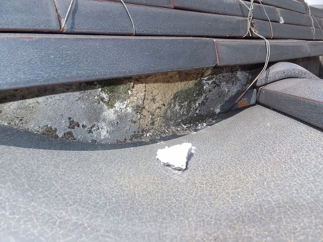 一部剥離した漆喰