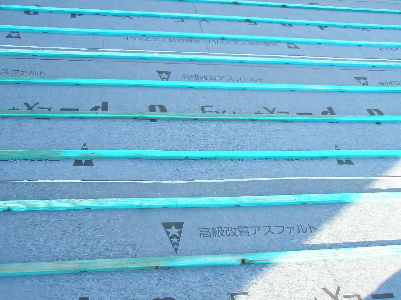 屋根工事 瓦桟取付