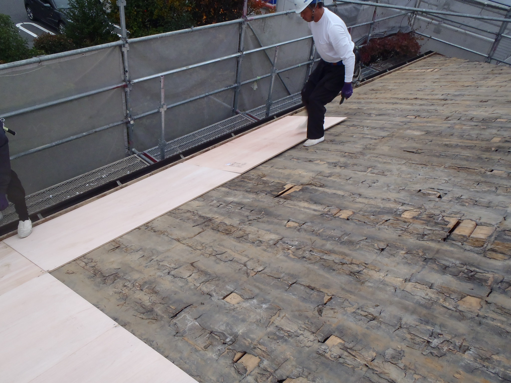 屋根葺き替え工事 コンパネ施工