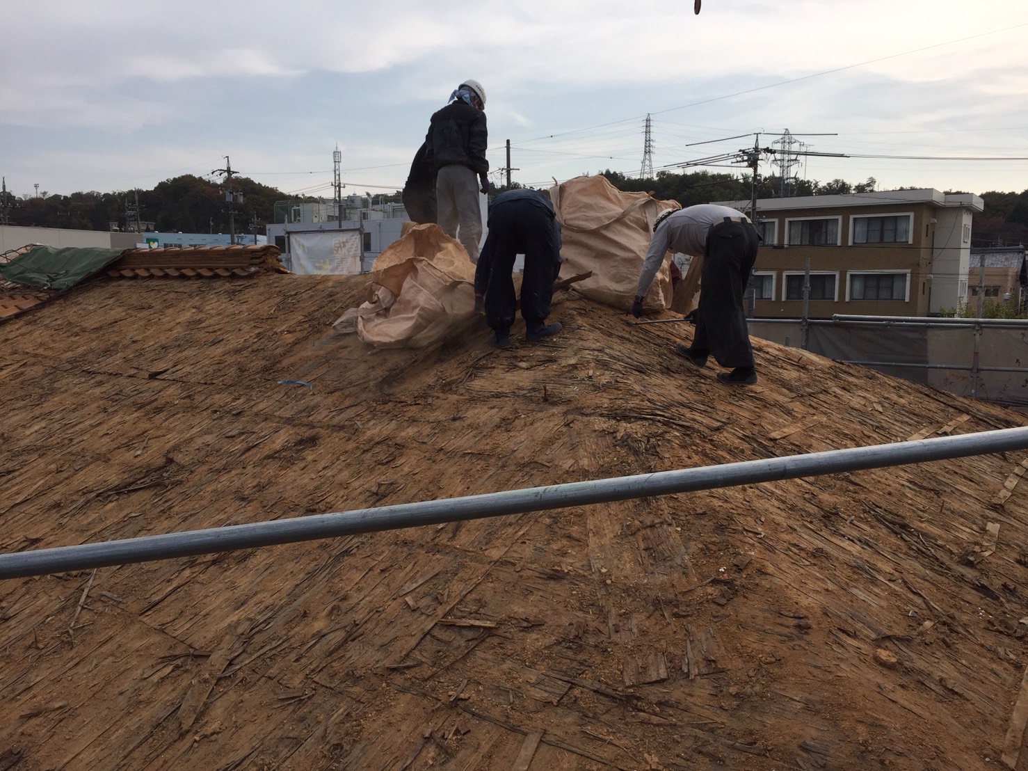 ルーガ鉄平 葺き替え工事 屋根解体工事