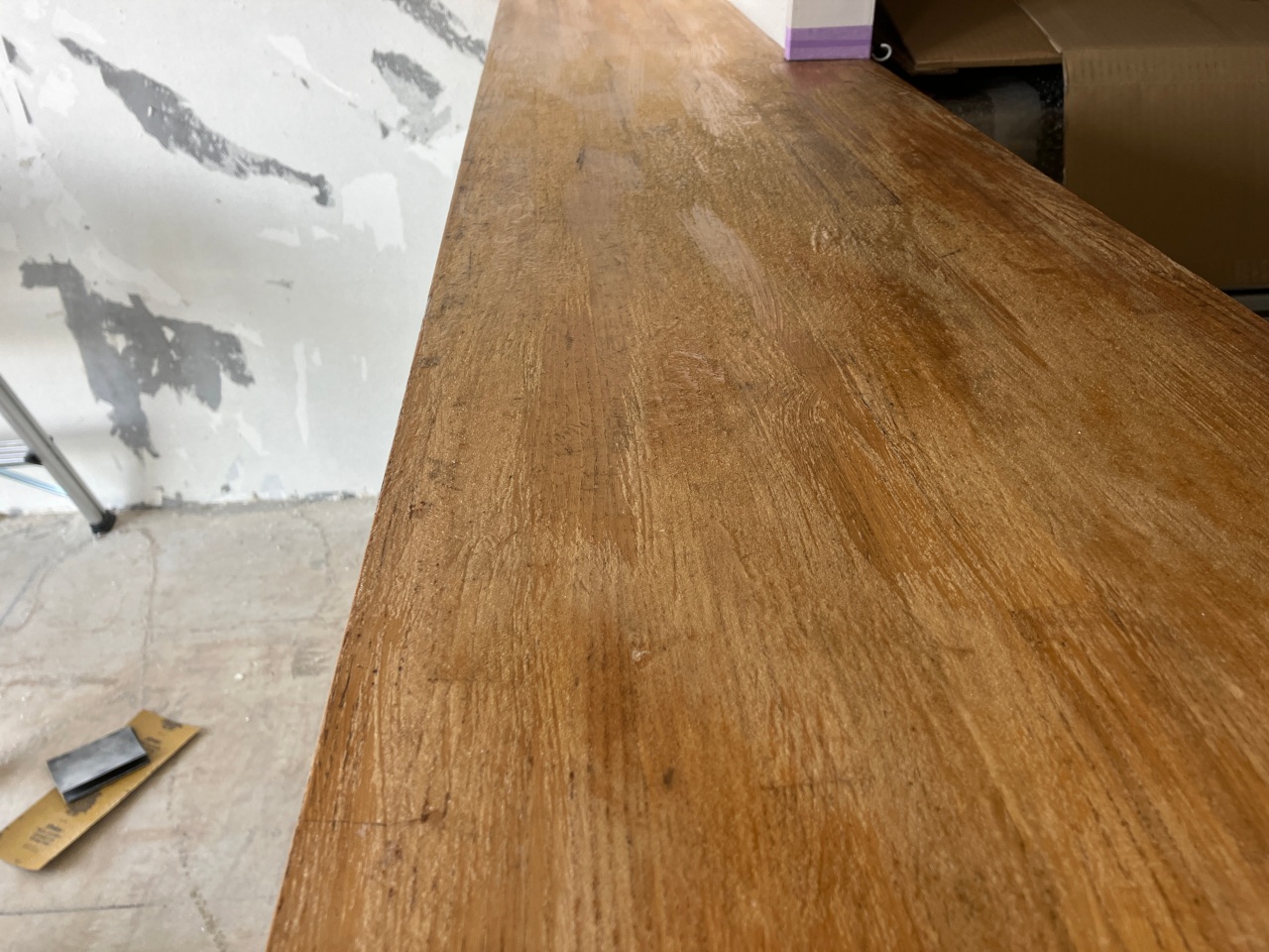 カウンター塗装　既設塗膜剥離中