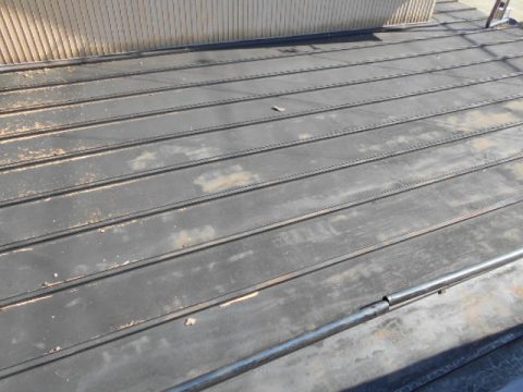 トタン屋根