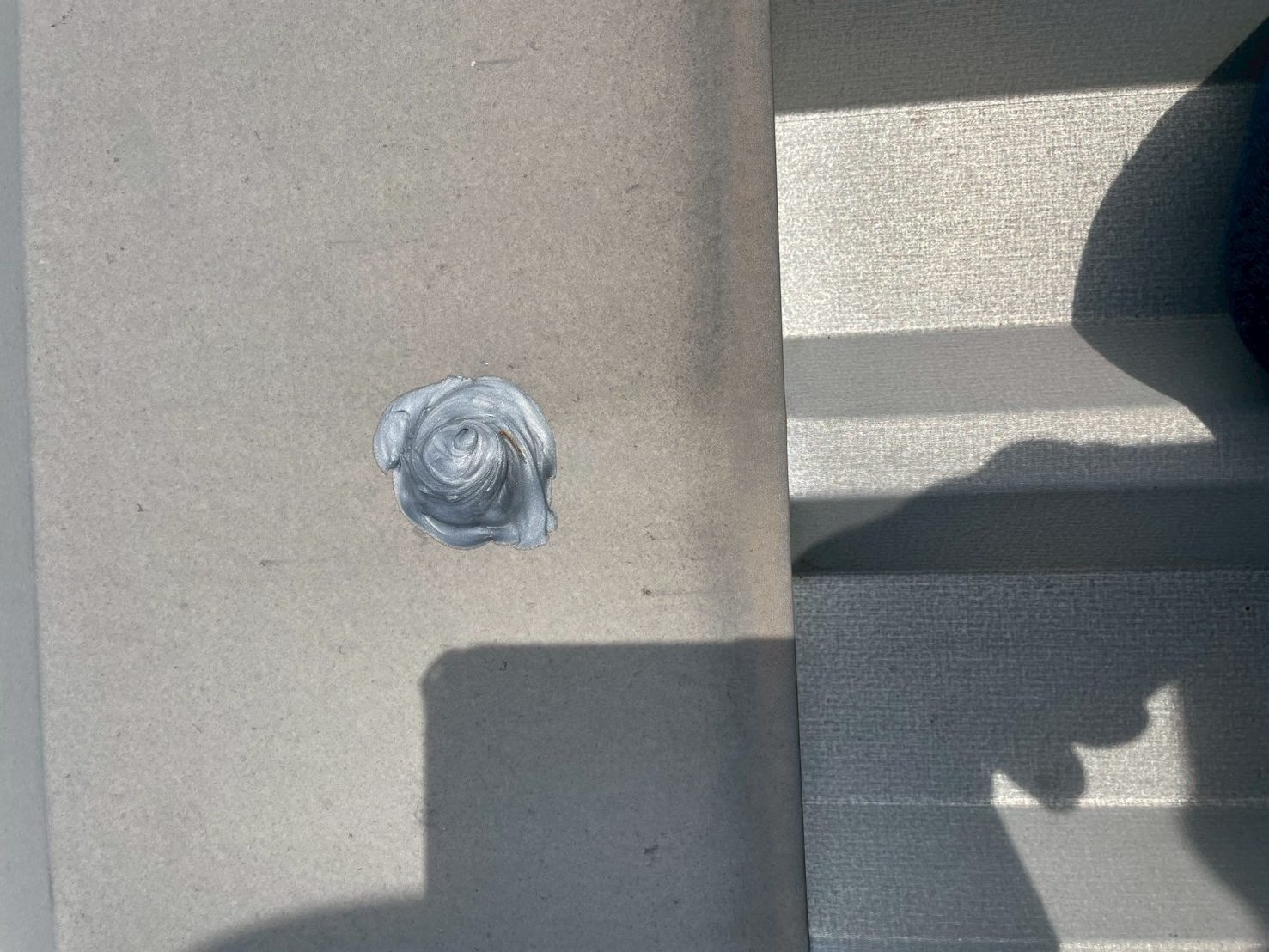 シーリング材打ち直したボルト