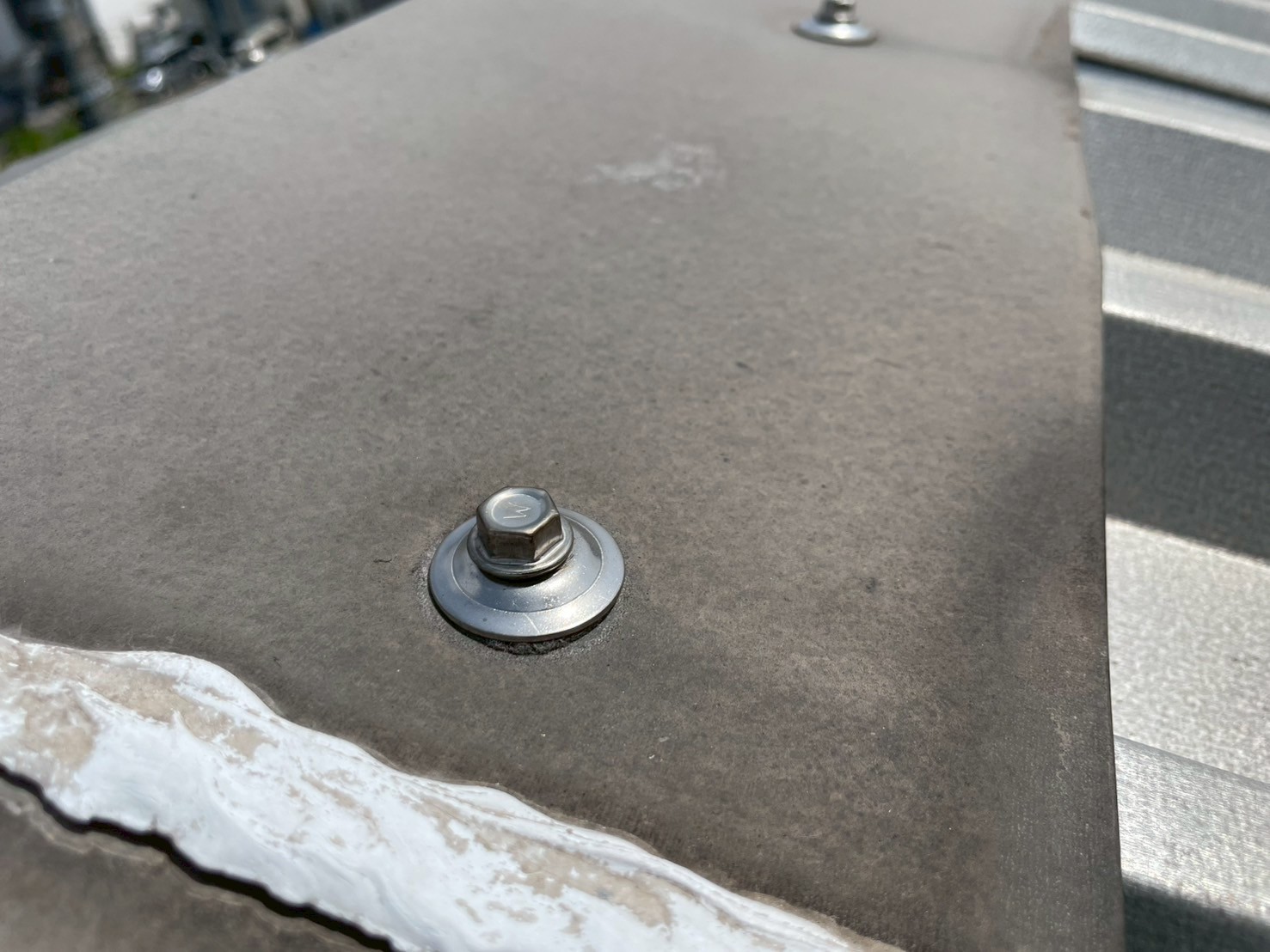 締め直したボルト