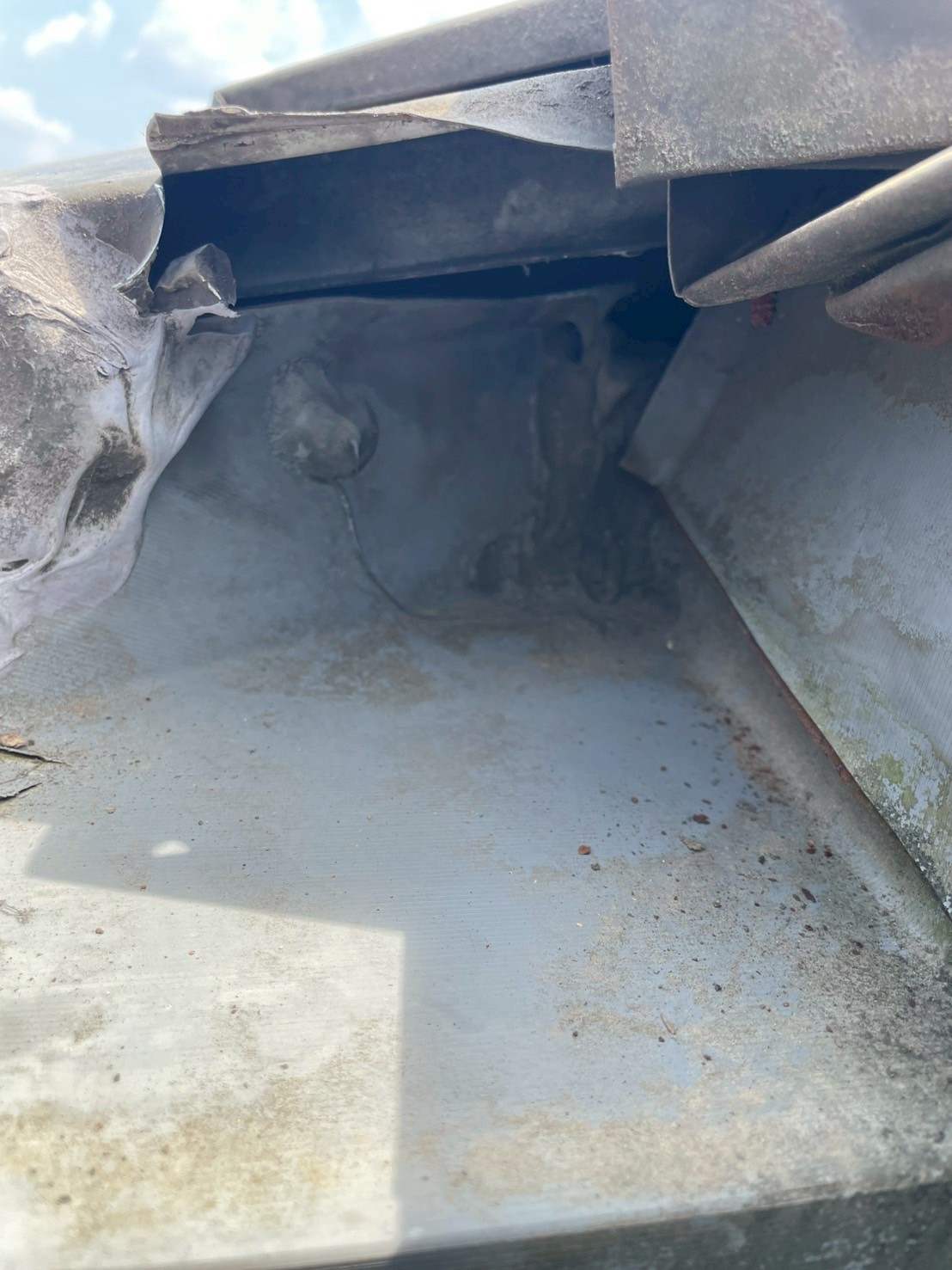 屋根取り合い部分のコーキング劣化