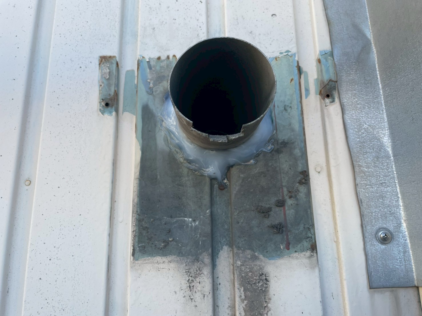 谷樋と外壁の取り合い