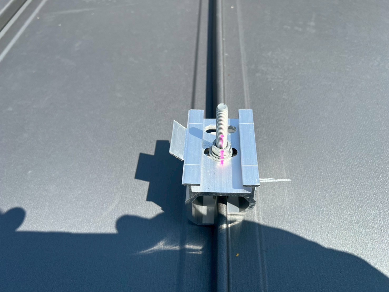 サンロック金具