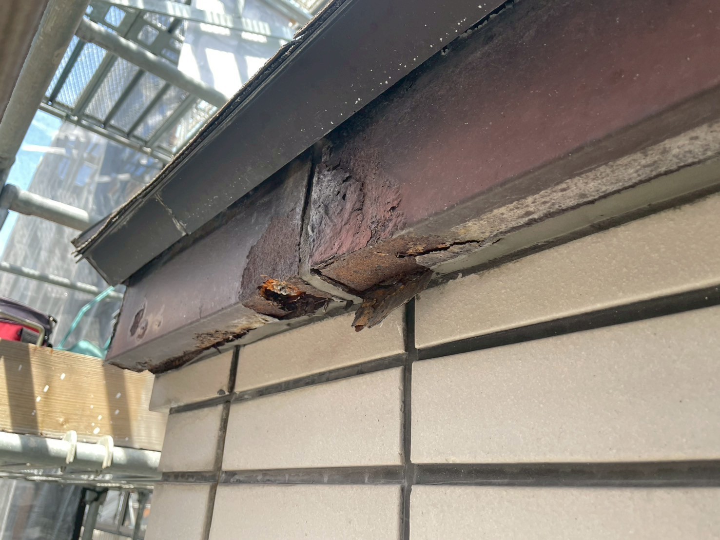 補修前の鼻隠し