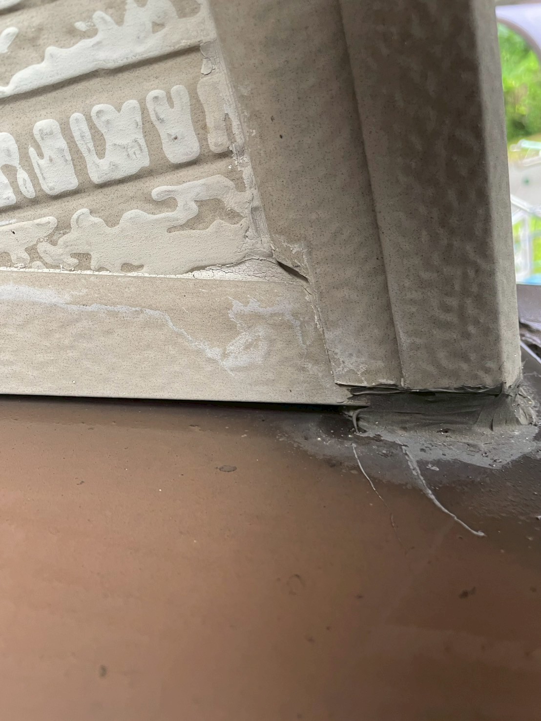 庇と外壁取り合い