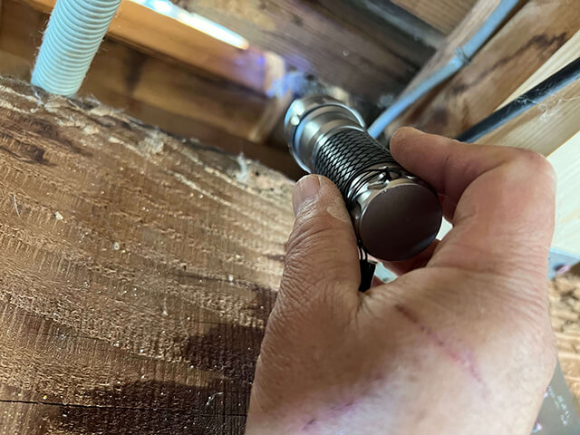 紫外線照射試験による漏水確認