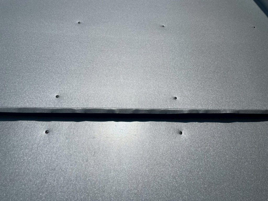 板金継ぎ目の立ち上げ