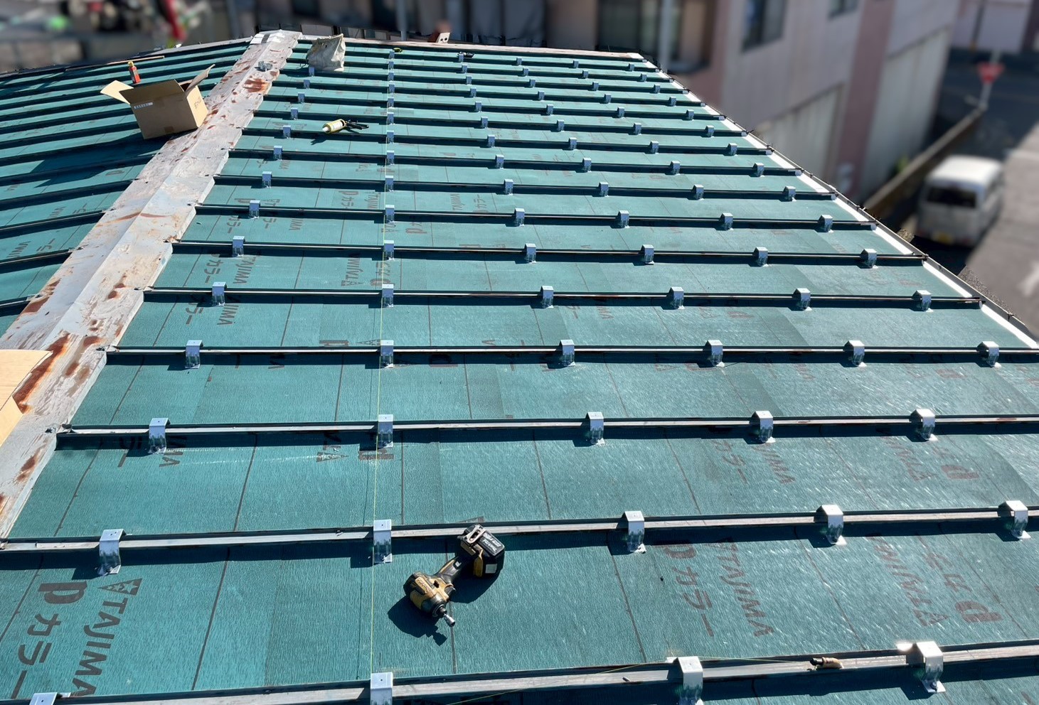 カバー工法の防水シート