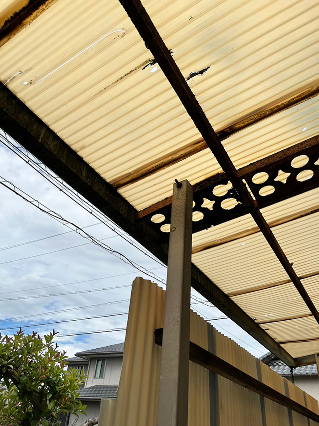 痛んだ屋根