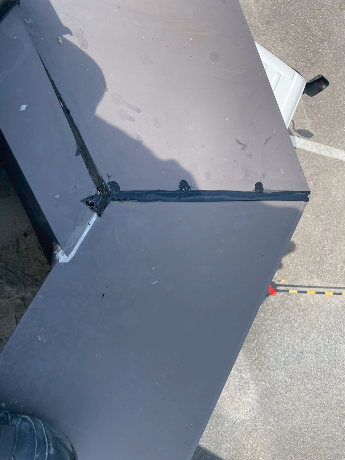 軒先板金のコーキング補修