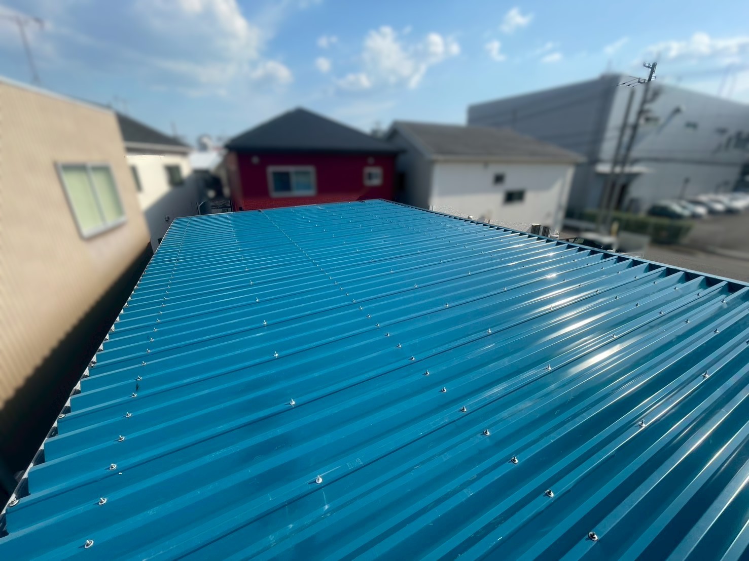 折板屋根カバー工法　完成