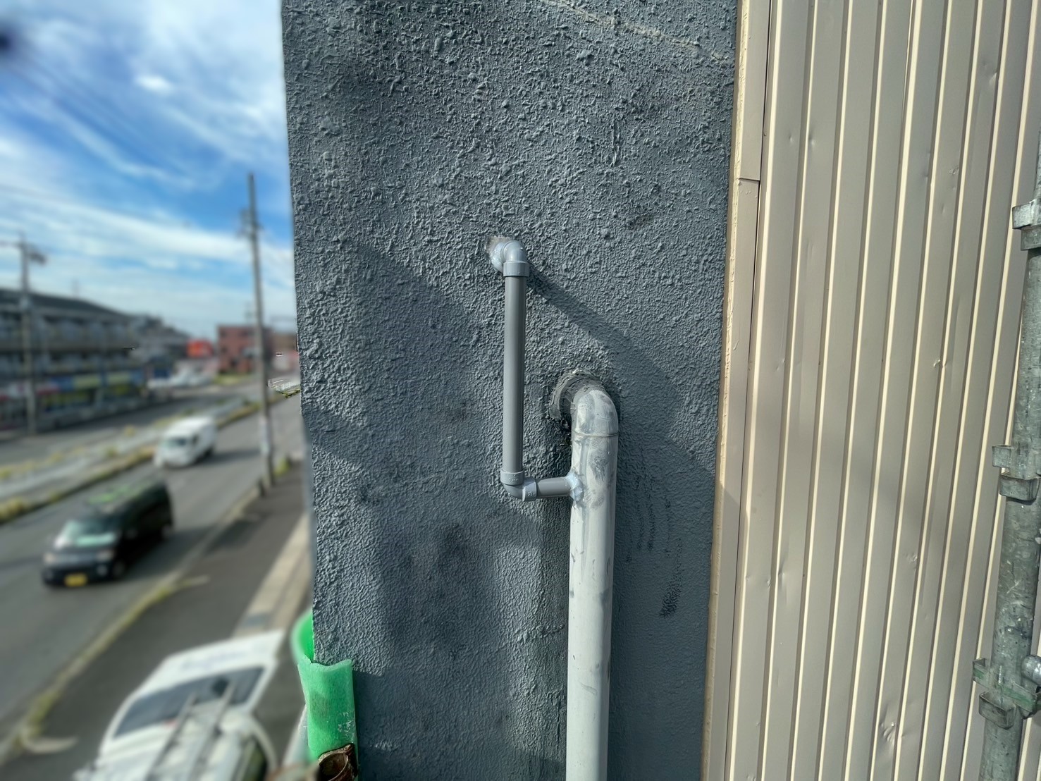 オーバーフロー管の外壁側