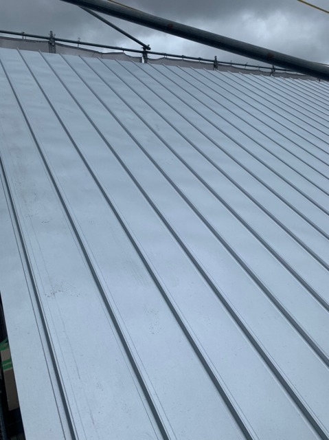 ガルバリウム鋼板の屋根