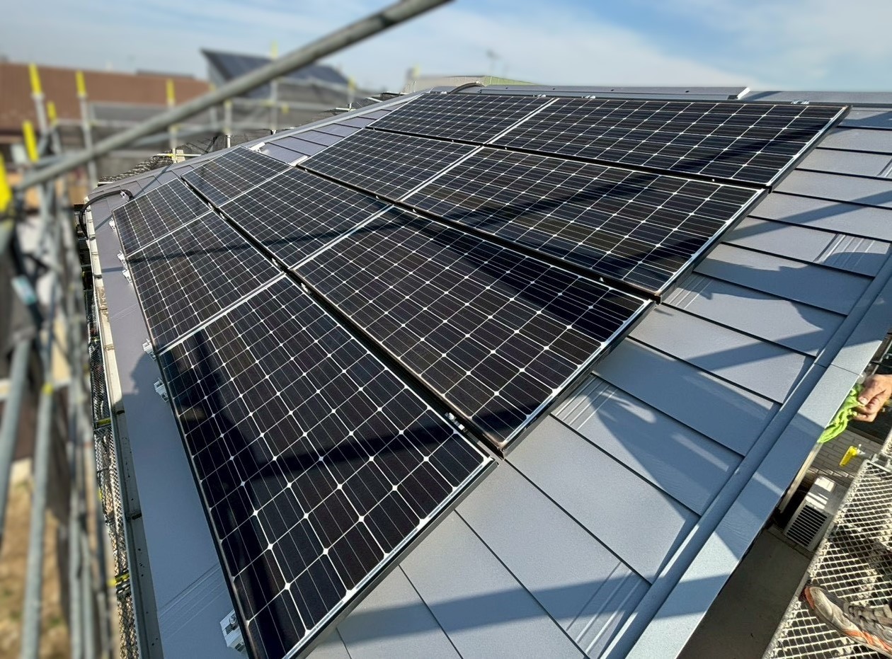 リフォーム後の屋根の再設置した太陽光パネル