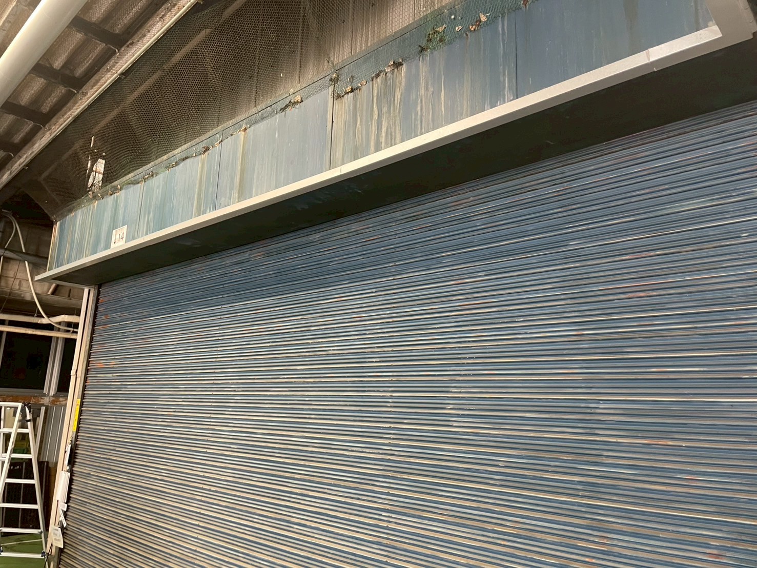 シャッターボックスの雨樋