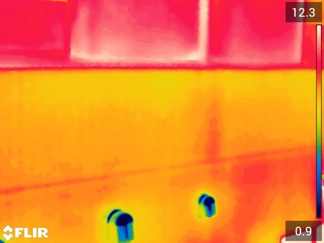 赤外線カメラで撮影した外壁