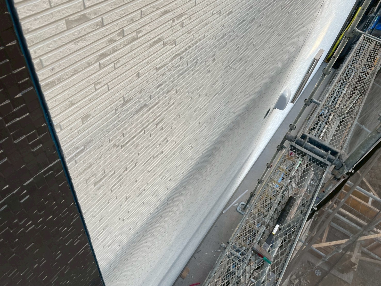 張り終えた外壁