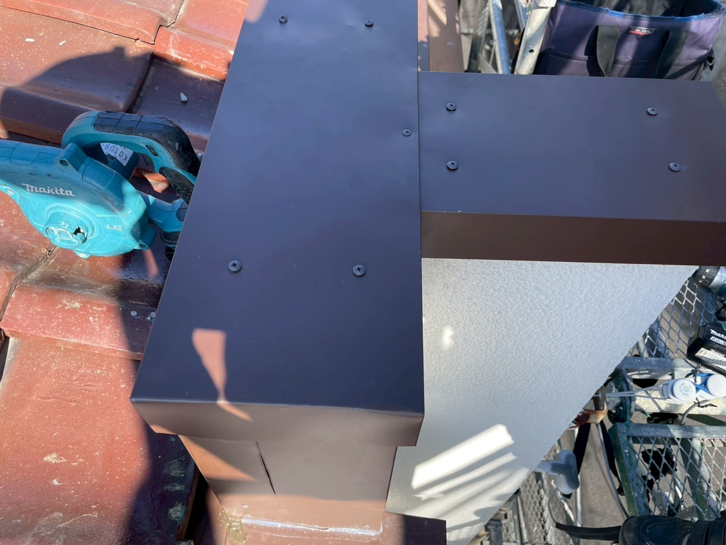 柱の頭頂部の板金加工