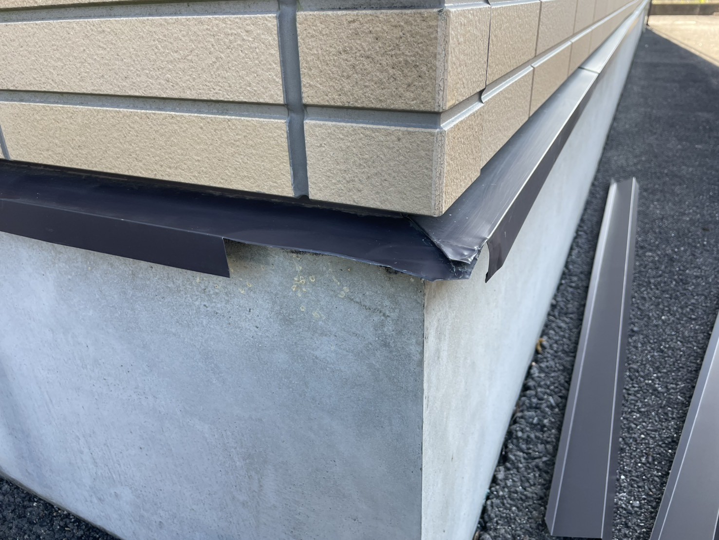 破損部分を取り除いた土台水切り