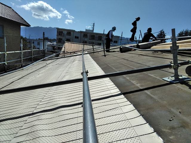 金属瓦葺き替え