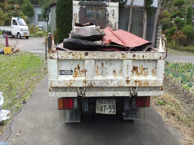 台風で飛んだ屋根の撤去