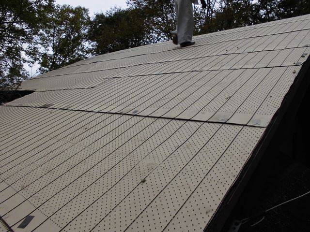 茅野市北山A邸屋根葺き替え施工中