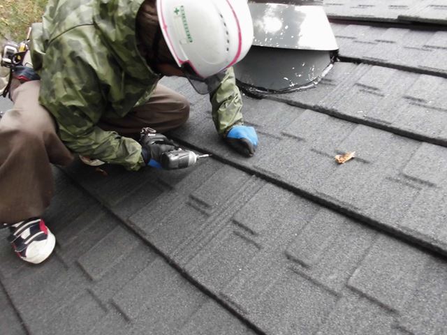 茅野市北山A邸屋根葺き替え施工中