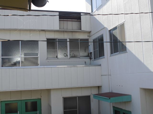 松本市寿アルミパネル飛散