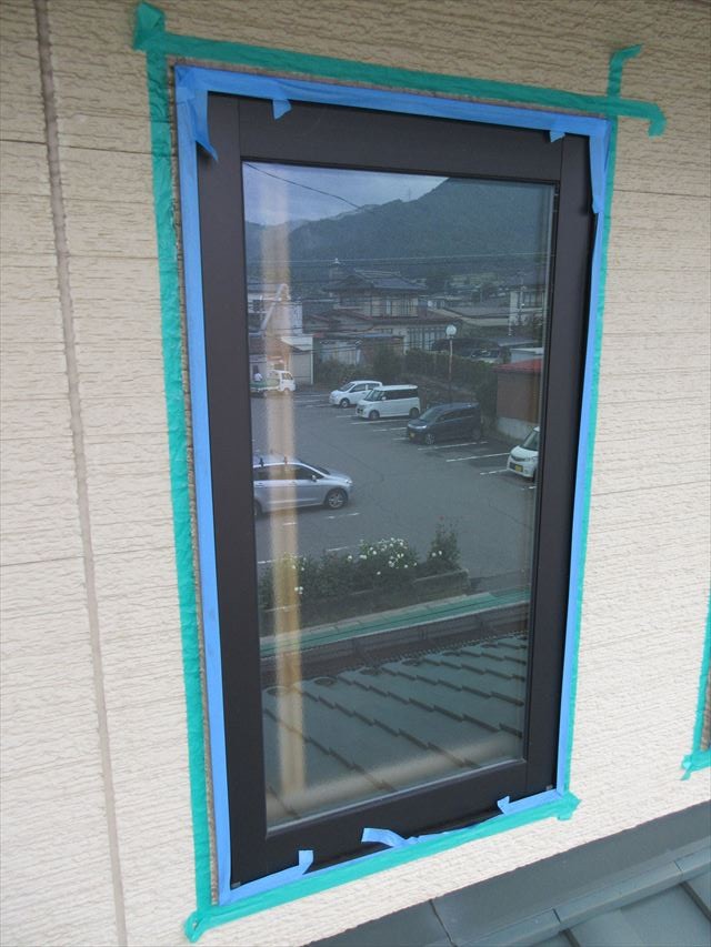辰野町外壁塗装　サッシコーキング