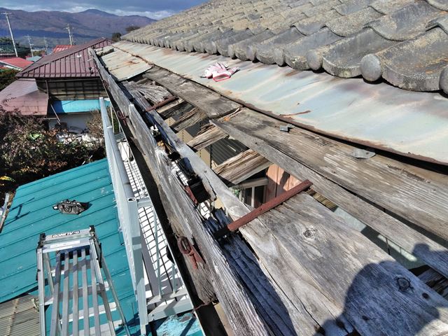 諏訪郡原村台風トタン