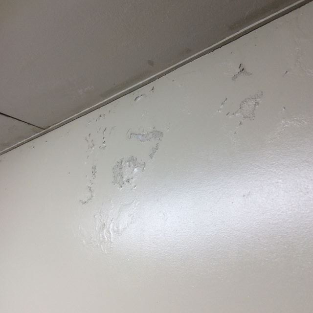 安曇野市大型施設雨漏り