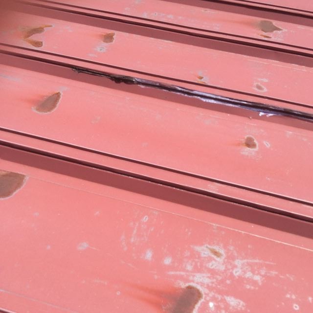 安曇野市大型施設雨漏り