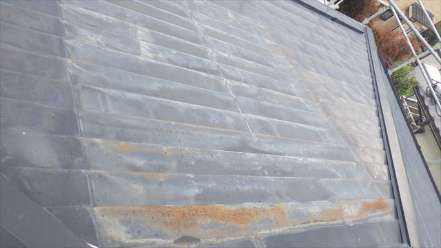 屋根　温水器下　板金　サビ