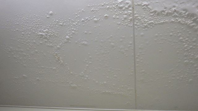 安曇野市大型施設雨漏り