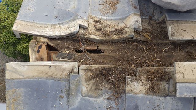 松本市中山屋根葺き替え瓦おろし