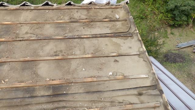 松本市中山屋根葺き替え瓦おろし